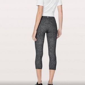 Lululemon Wunder Under Black and White Speckles Legging size 4